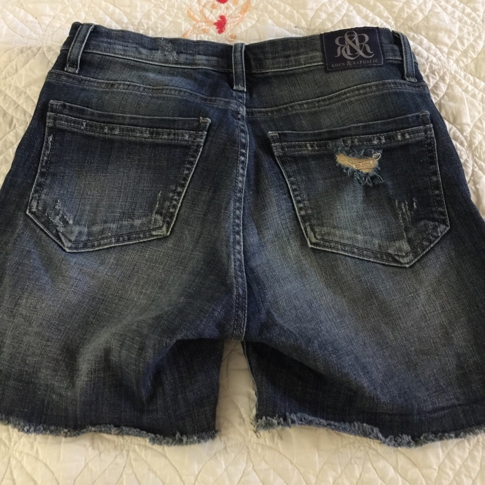 Rock & Republic shorts size 4 - Picture 2 of 4
